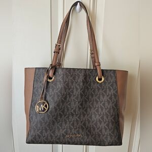 Michael Kors Med Walsh Multifunction Tote